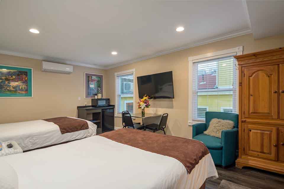 Catalina Island Hotel Glenmore Plaza Queen Queen Premium Room